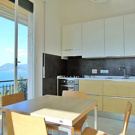 Fiori Sul Mare 特拉罗