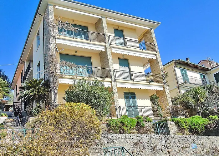 Fiori Sul Mare Apartment *